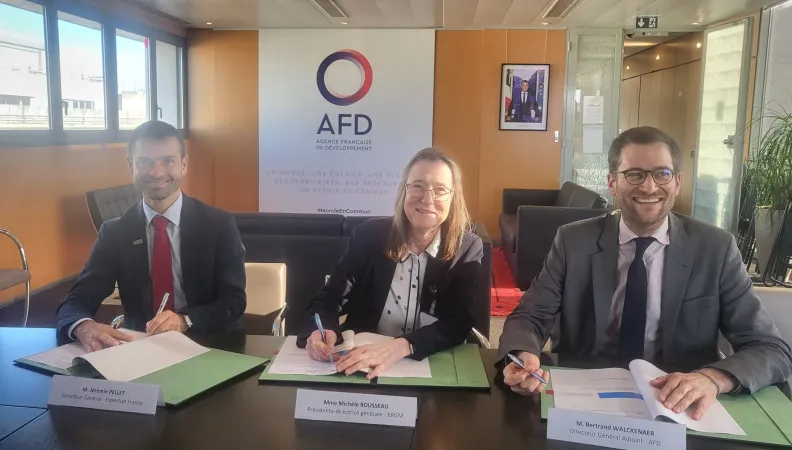 signature partenariat BRGM Groupe AFD
